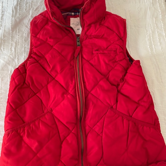 H & M Vest - Picture 1 of 3